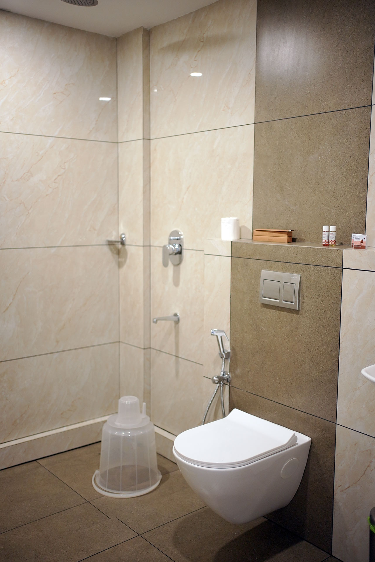 The Drizzle Stays Vertical Image